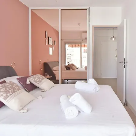 1-br With Terrace Carré Dor Walking Distance To The Beaches